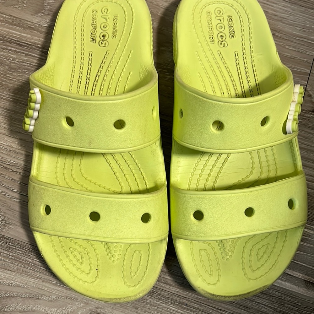 Crocs size 7